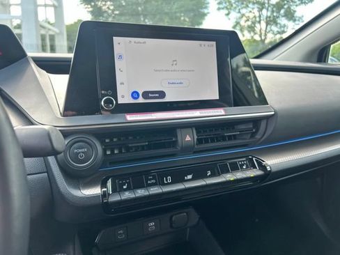 Used 2024 Toyota Prius XLE FWD image 23