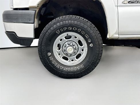Used 2007 Chevrolet Silverado 2500 LT w/ Heavy-Duty Power Package AWD/4WD image 14