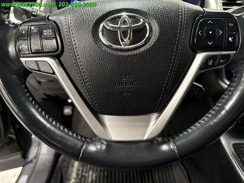 Used 2018 Toyota Highlander Limited image 22