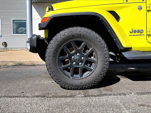 Used 2023 Jeep Gladiator Overland AWD/4WD image 4