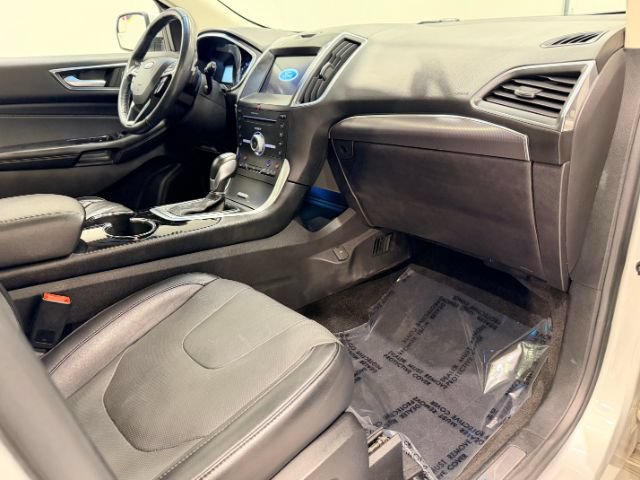 Used 2018 Ford Edge Titanium w/ Equipment Group 301A AWD/4WD image 31