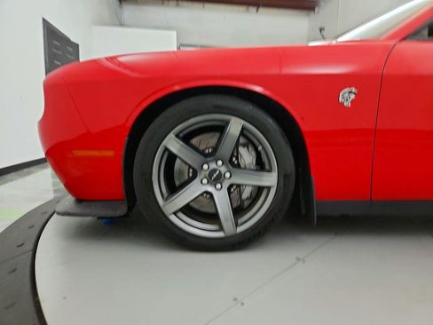 Used 2018 Dodge Challenger SRT Hellcat image 29