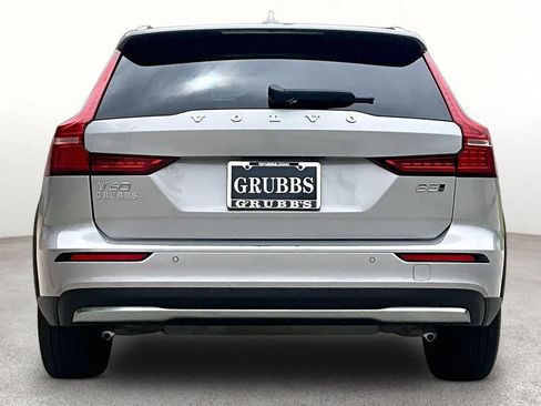 Certified 2025 Volvo V60 B5 Cross Country Plus AWD/4WD image 5