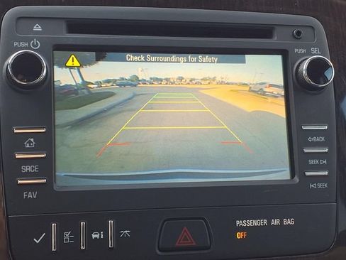 Used 2017 Chevrolet Traverse LT w/ Style and Technology Package FWD image 19