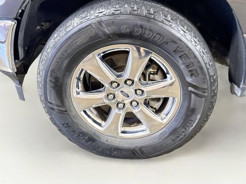 Used 2019 Ford F150 XLT w/ Equipment Group 302A Luxury AWD/4WD image 38