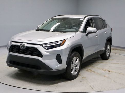 Used 2025 Toyota RAV4 XLE AWD/4WD image 6