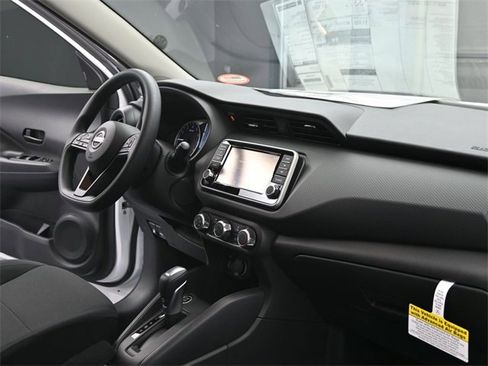 Used 2025 Nissan Kicks Play S image 24