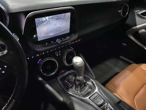 Used 2018 Chevrolet Camaro LT RWD image 6