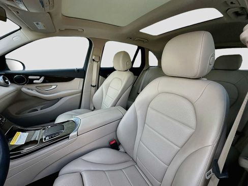 Certified 2022 Mercedes-Benz GLC 300 image 21