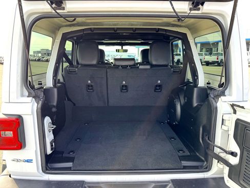 Used 2023 Jeep Wrangler Unlimited Sahara image 9