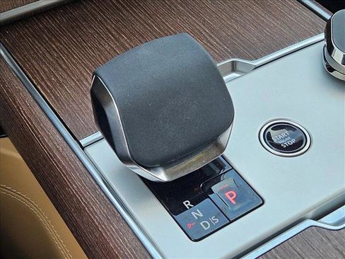 Used 2024 Land Rover Range Rover SE AWD/4WD image 15