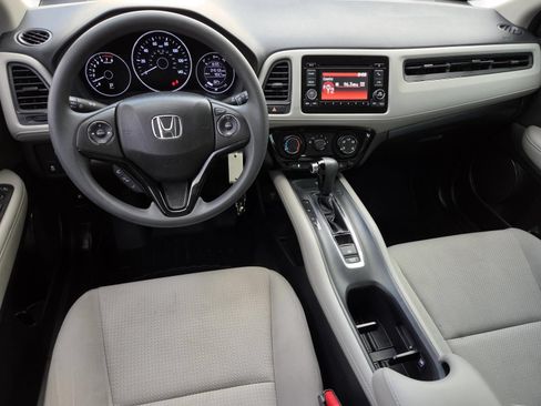 Used 2019 Honda HR-V LX image 12