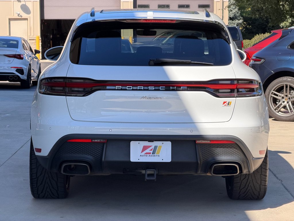 Used 2023 Porsche Macan AWD/4WD image 7
