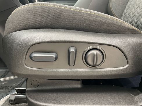 Used 2024 Chevrolet Equinox LT AWD/4WD image 10