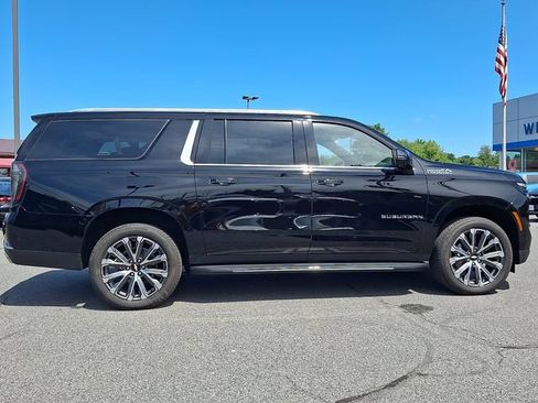 Used 2026 Chevrolet Suburban High Country w/ Sun And Tow Package AWD/4WD image 7