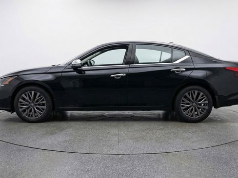 Used 2025 Nissan Altima 2.5 SV image 5