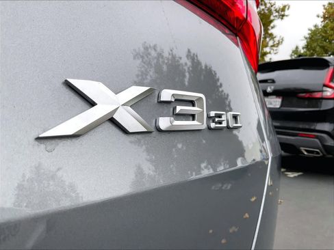 Used 2025 BMW X3 xDrive30i w/ Premium Package image 11