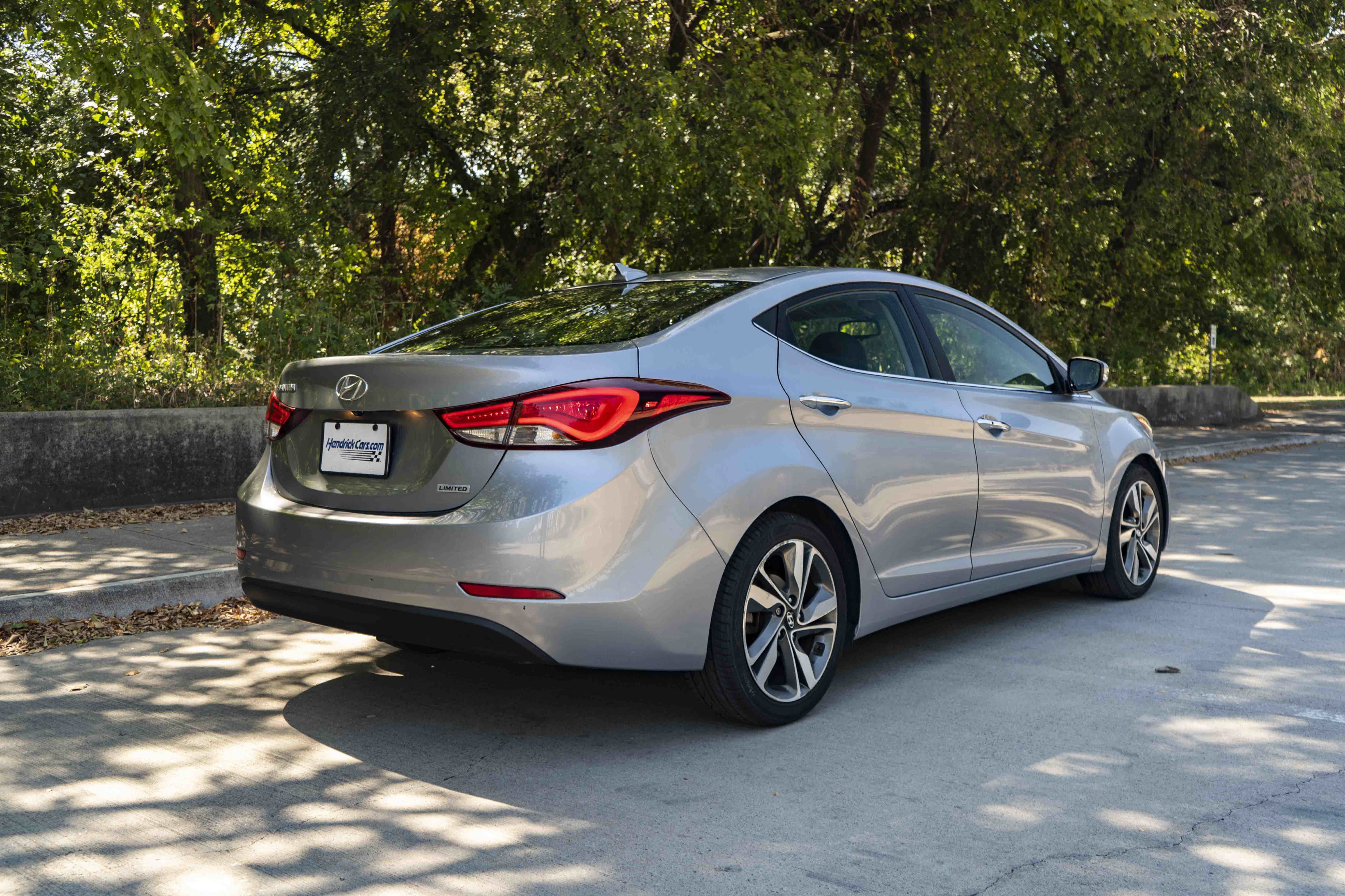 Used 2016 Hyundai Elantra Limited FWD image 9