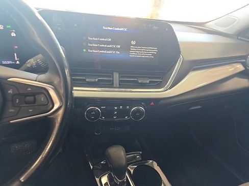 Used 2024 Chevrolet Trax LT w/ Driver Confidence Package FWD image 15