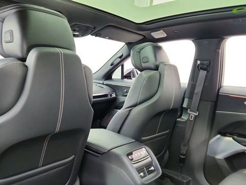 Used 2026 Cadillac Lyriq V AWD/4WD image 31
