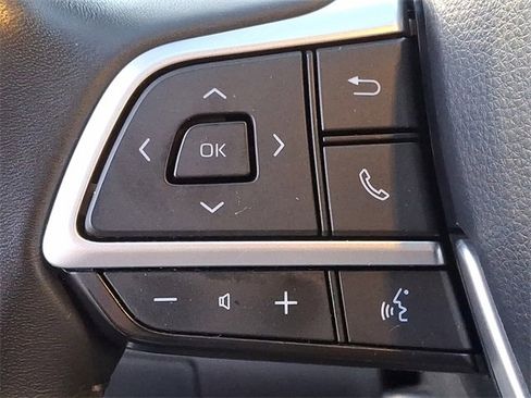 Certified 2023 Toyota Highlander XLE image 23