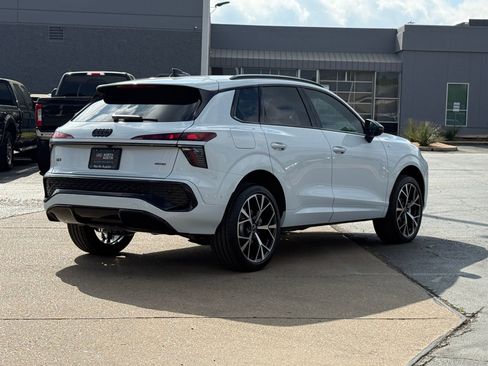 New 2026 Audi Q3 quattro 2.0T image 3