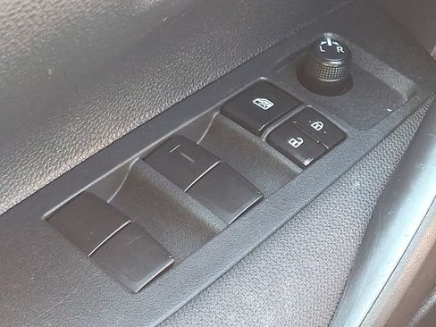 Used 2025 Toyota Corolla LE FWD image 22