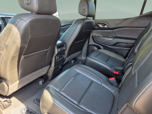 Used 2023 GMC Acadia SLT FWD image 18