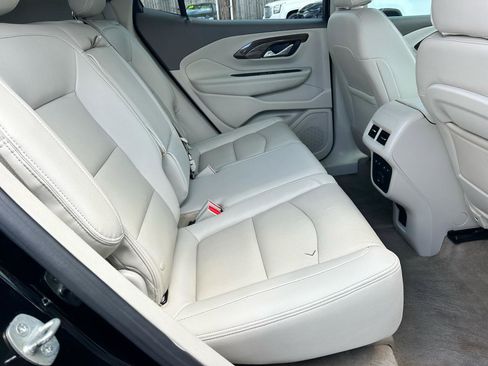 Used 2020 GMC Terrain Denali w/ Denali Premium Package FWD image 12