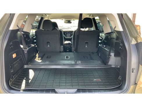 Used 2023 Subaru Ascent Premium w/ Convenience Package AWD/4WD image 10