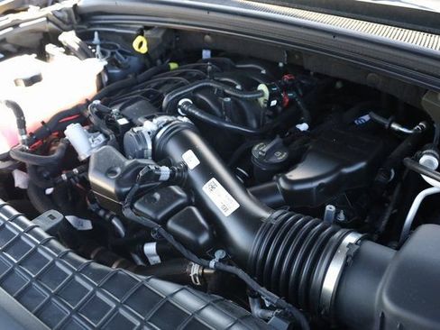 Used 2024 Jeep Grand Cherokee Laredo X image 9