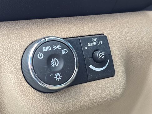 Used 2011 GMC Acadia SLT AWD/4WD image 17