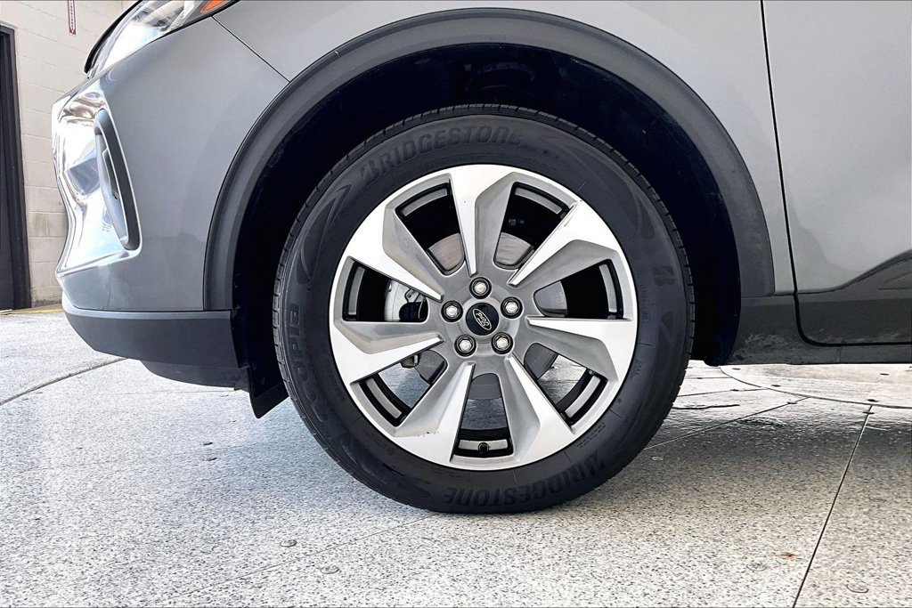 Used 2025 Ford Escape Platinum AWD/4WD image 11