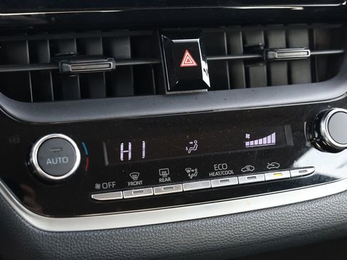 Used 2024 Toyota Corolla LE image 19