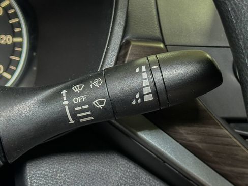 Used 2024 Nissan Altima 2.5 SV FWD image 33