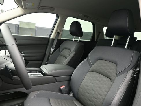 New 2026 Nissan Pathfinder SV AWD/4WD image 10