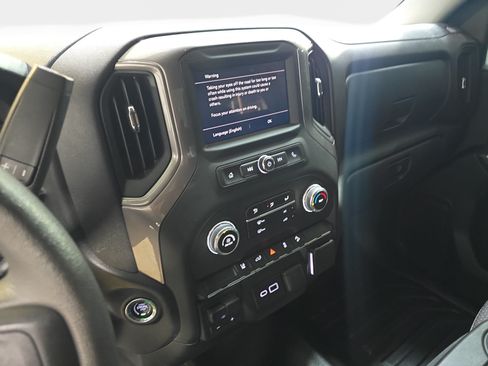 Used 2024 GMC Sierra 2500 Pro w/ Convenience Package AWD/4WD image 17