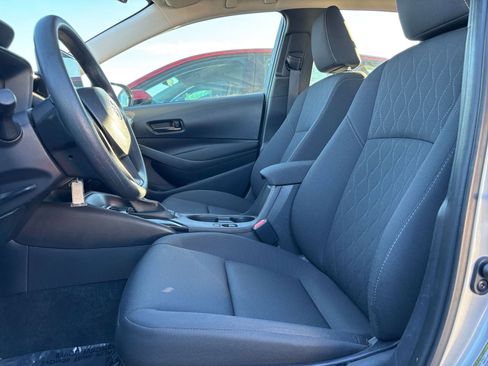 Used 2025 Toyota Corolla LE image 24