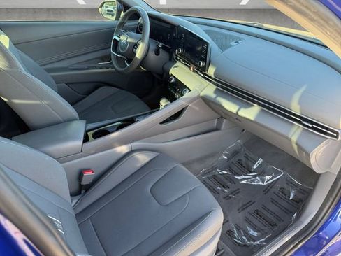 Used 2021 Hyundai Elantra SEL w/ Convenience + Premium Package image 24