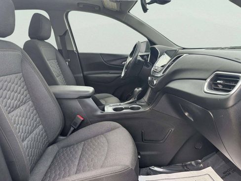Used 2018 Chevrolet Equinox LT FWD image 22