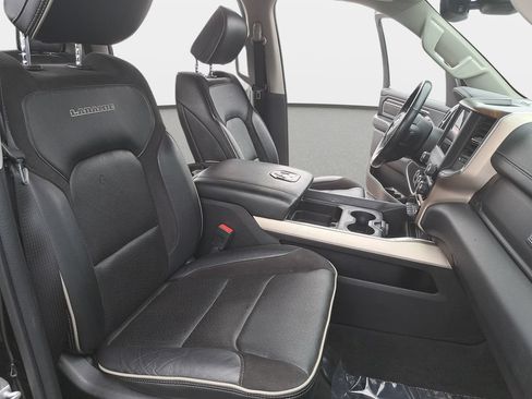 Used 2022 RAM 1500 Laramie AWD/4WD image 11