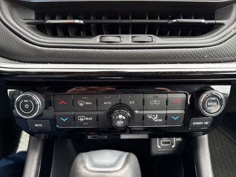 Used 2024 Jeep Compass Trailhawk AWD/4WD image 15