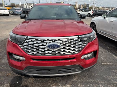 Used 2020 Ford Explorer Platinum w/ Premium Technology Package image 2