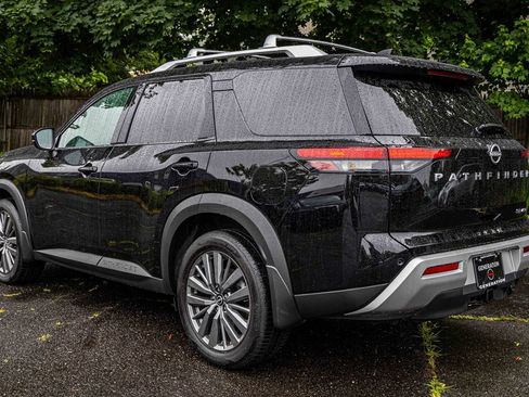 Certified 2025 Nissan Pathfinder SL w/ SL Premium Package image 4