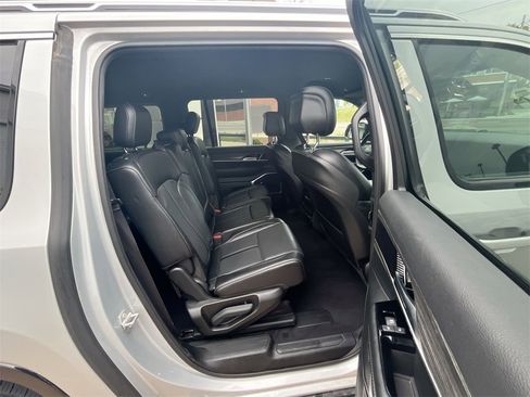 Used 2024 Jeep Wagoneer L Series II w/ Flexible Seating Group image 43
