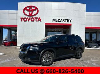Used 2024 Nissan Pathfinder SV video 1