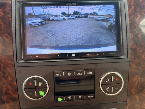 Used 2013 GMC Yukon Denali AWD/4WD image 29