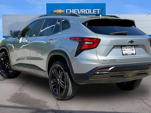 Used 2025 Chevrolet Trax ACTIV FWD image 3