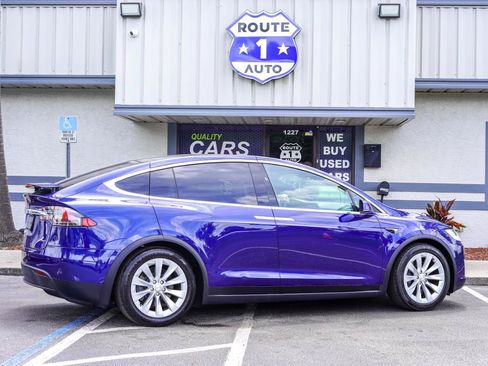Used 2018 Tesla Model X 75D AWD/4WD image 4