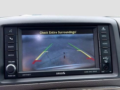 Used 2015 Chrysler Town & Country Touring image 31